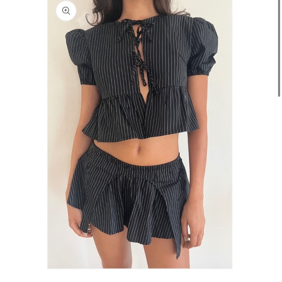 blondita pinstripe skort - Picture 2 of 7